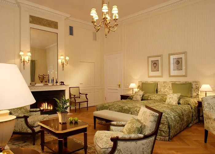 Rothschild, Autograph Collection Hotel 5*